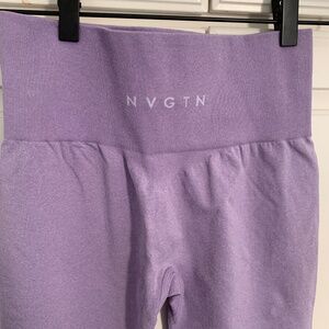 NWOT NVGTN SEAMLESS LEGGINGS LILAC M